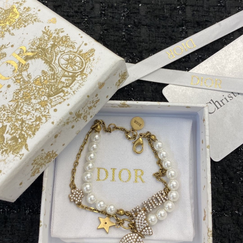 chr1st1an D10r bracelets